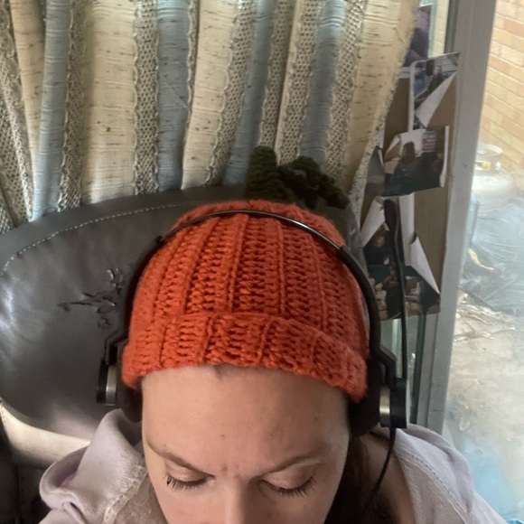 Handmade crochet pumpkin hat - Picture 6 of 6